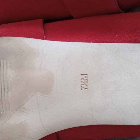 Red Flats by Halogen - Size 7 1/5 M - Picture 4 of 5